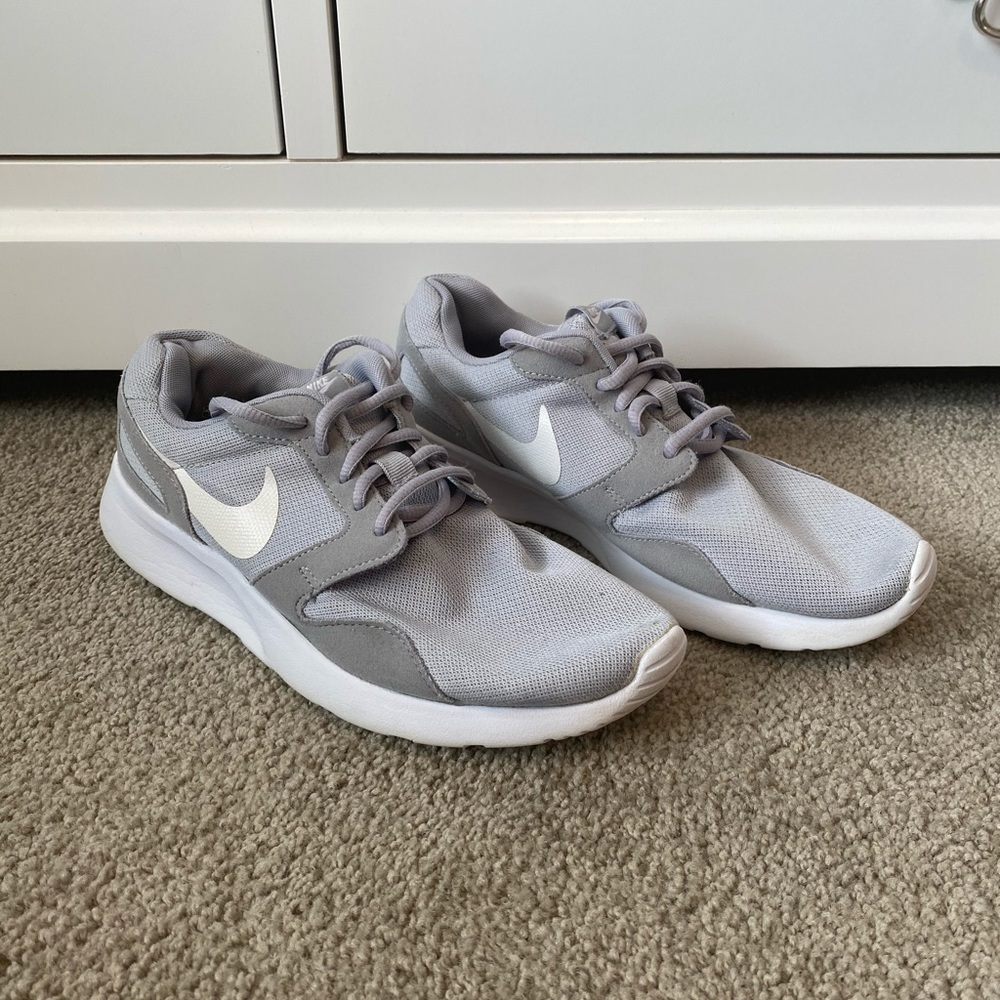 Women’s nike running shoes